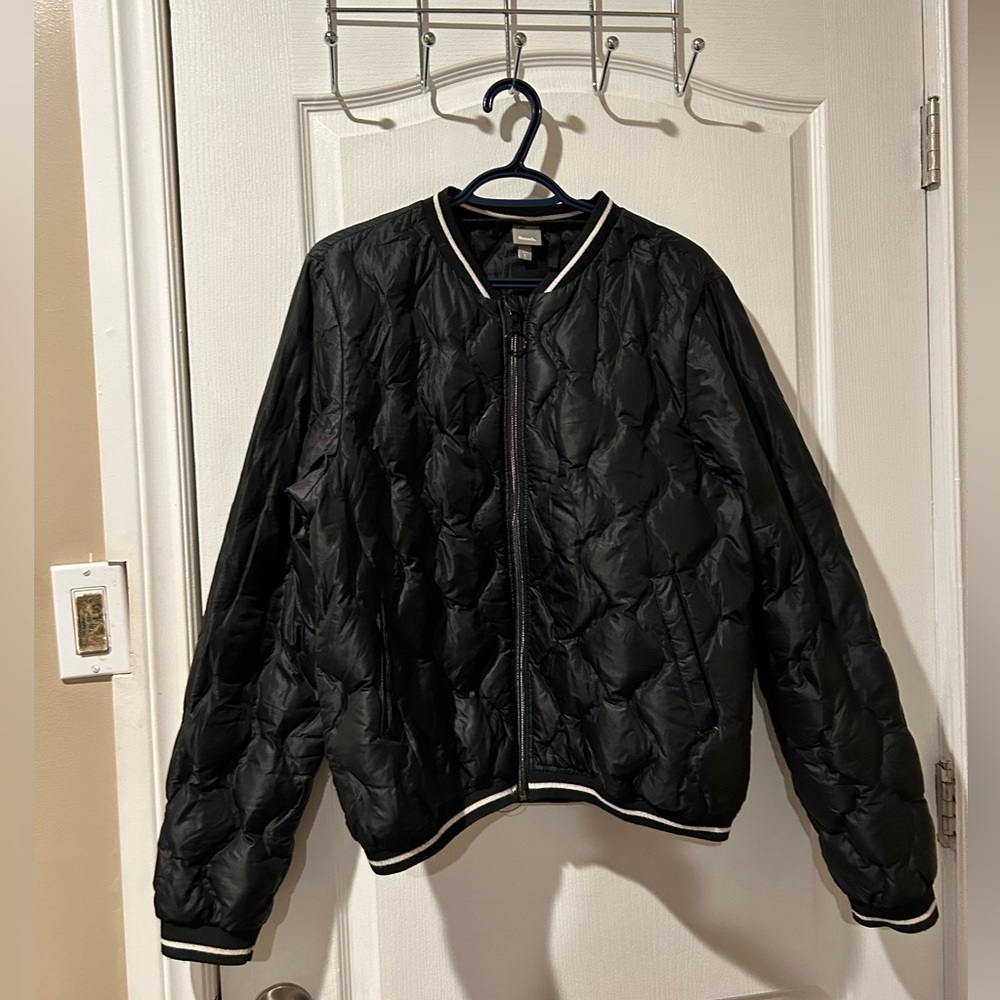 Bench Lightweight puffer for sale!